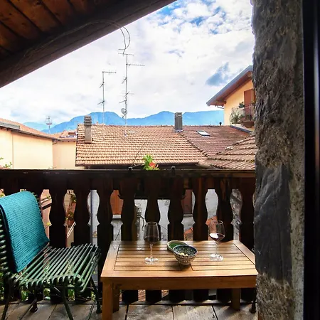 Casa Isola - By Myhomeincomo Casa vacanze